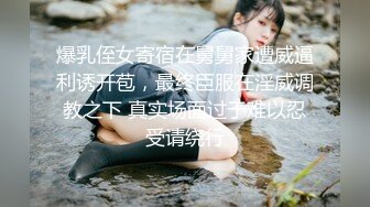   开档牛仔裤清纯又骚美女，和男友居家操逼，舔屌吸吮活很棒，肥穴骑乘自己动