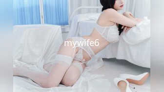 Onlyfans 反差女神 22岁极品网红【tttyphoonnn】 福利啪啪合集 海边度假，别墅沙