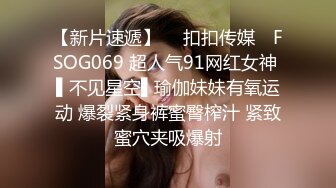 这美女也太牛了吧 当这么多人面撒尿，完全无视路人存在啊