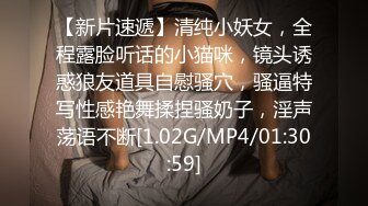 村裏表姐與表弟啪啪日常,父母不在家就亂搞,姐弟真會玩,弟弟挺害羞不肯露臉說話