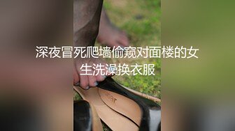 【颜值不错的大奶骚母狗】露脸发骚躺在床上拿着大号阳具抽插骚穴浪叫呻吟勾搭狼友看着就想干她一炮好刺激